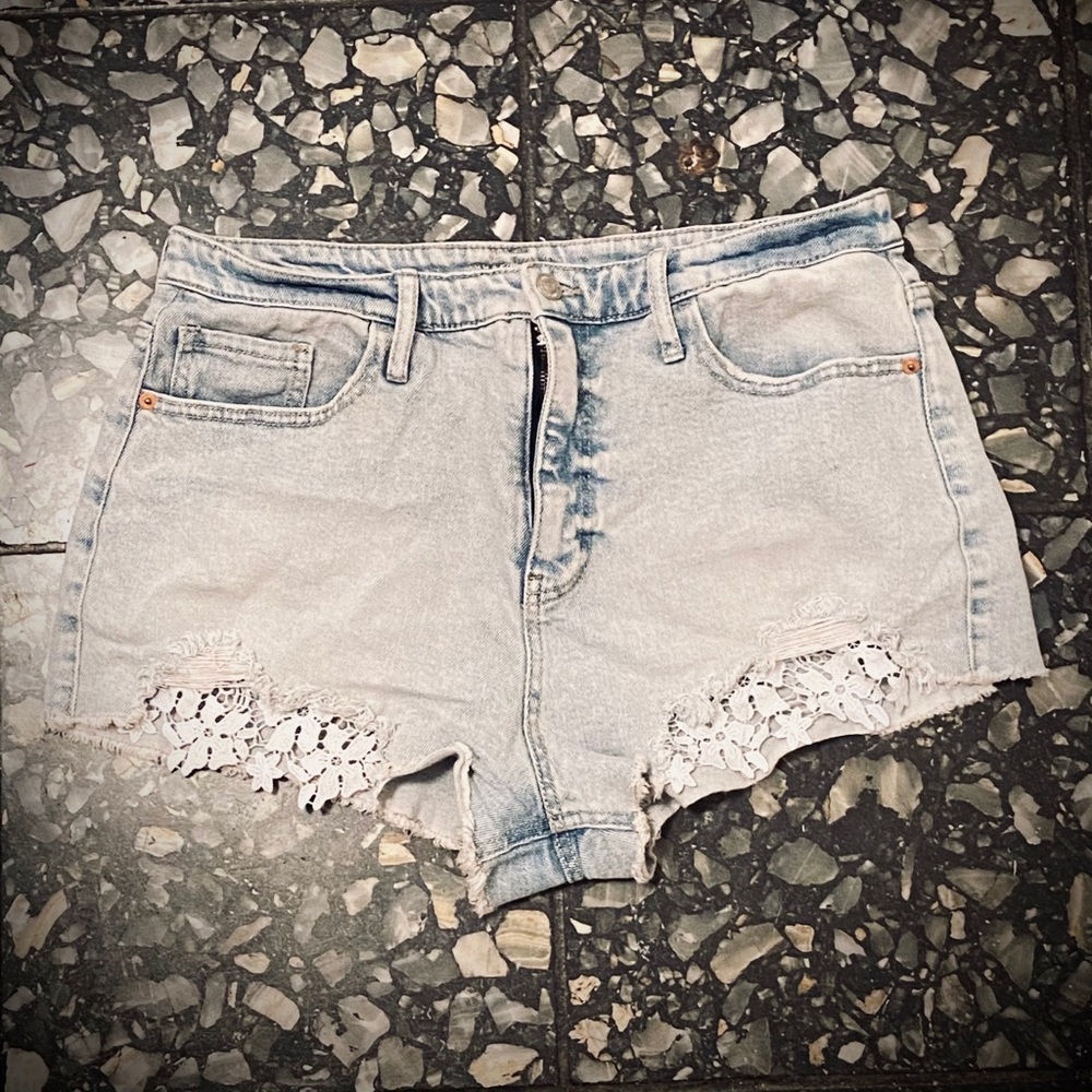 Women’s Lace Trim Cut Off Frayed Denim Shorts